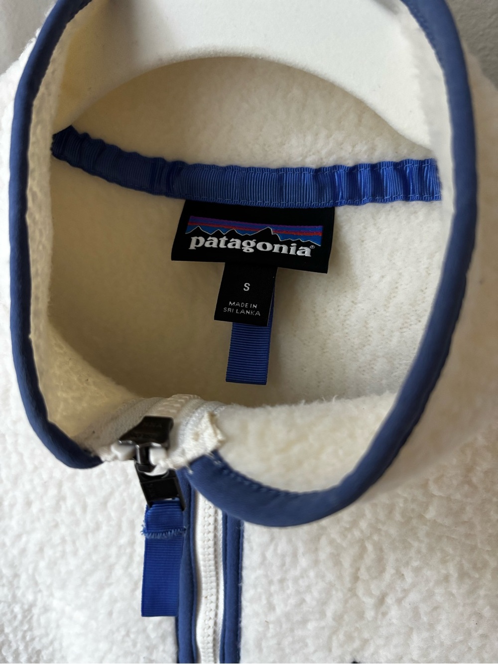 Patagonia Cream Teddy Fleece Jacket with Navy Trim - Picture 5 of 5